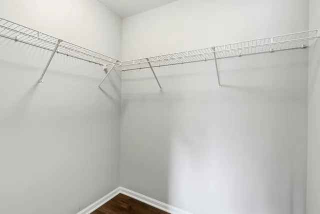 $2,050 | 2023 Silverstone Drive, Unit 2023, Carpentersville, IL 60110