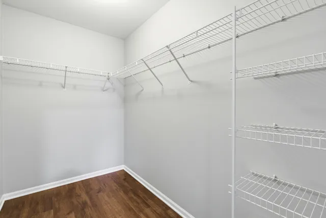 $2,050 | 2023 Silverstone Drive, Unit 2023, Carpentersville, IL 60110