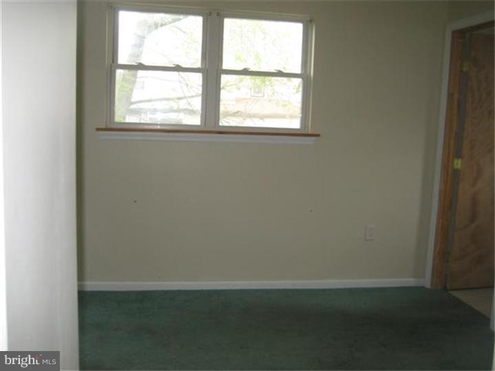 427 Bridgeboro Street Riverside, NJ 08075 - Photo 5 of 10 Bedroom - Main