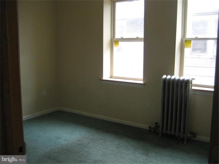 427 Bridgeboro Street Riverside, NJ 08075 - Photo 7 of 10 Bedroom 3