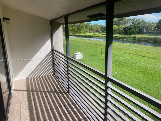 $194,900 | 125 South Laurel Drive, Unit 506, Margate, FL 33063