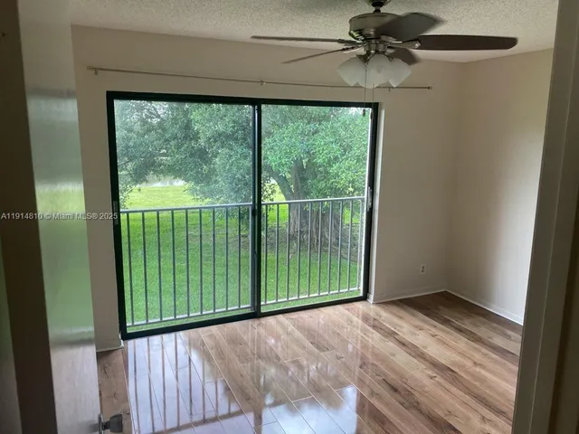 $194,900 | 125 South Laurel Drive, Unit 506, Margate, FL 33063