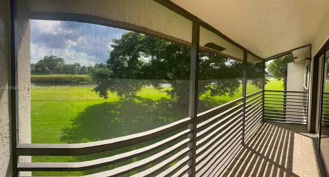 $194,900 | 125 South Laurel Drive, Unit 506, Margate, FL 33063