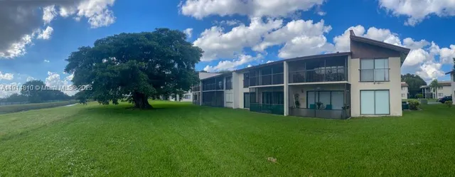 $194,900 | 125 South Laurel Drive, Unit 506, Margate, FL 33063