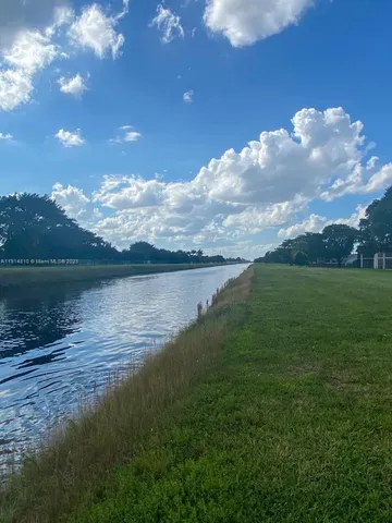 $194,900 | 125 South Laurel Drive, Unit 506, Margate, FL 33063