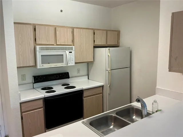 $1,275 | 5459 Vineland Road, Unit 4307, Orlando, FL 32811