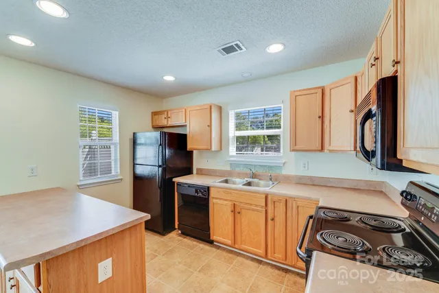 $1,750 | 17125 Greenlawn Hills Court, Charlotte, NC 28213