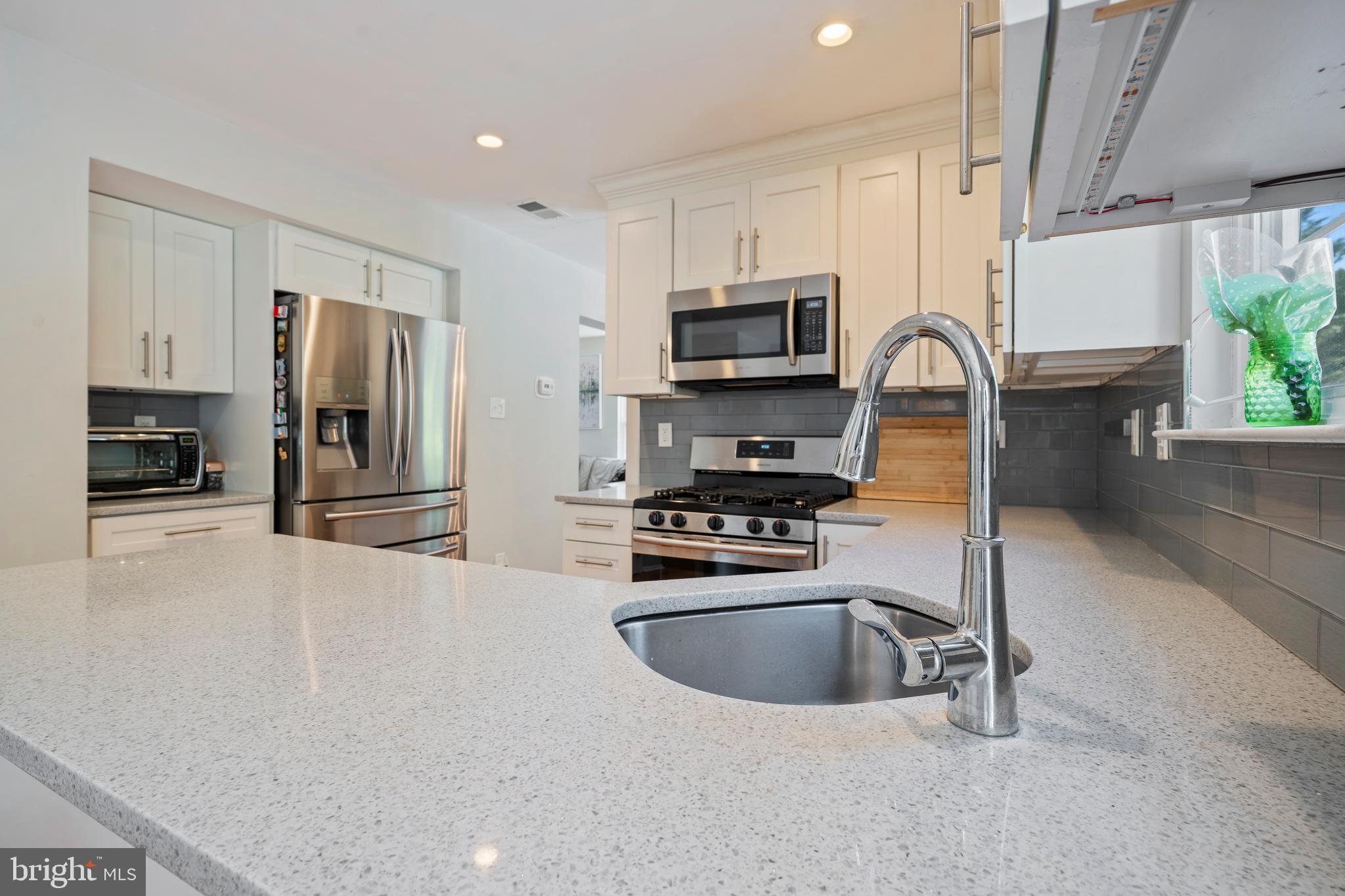 59 Amberfield Road Robbinsville, NJ 08691 - Photo 13 of 47