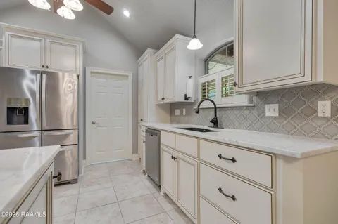 $318,000 | 101 Spring Lake Circle, Lafayette, LA 70508
