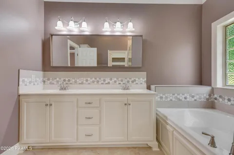 $318,000 | 101 Spring Lake Circle, Lafayette, LA 70508