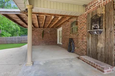 $318,000 | 101 Spring Lake Circle, Lafayette, LA 70508