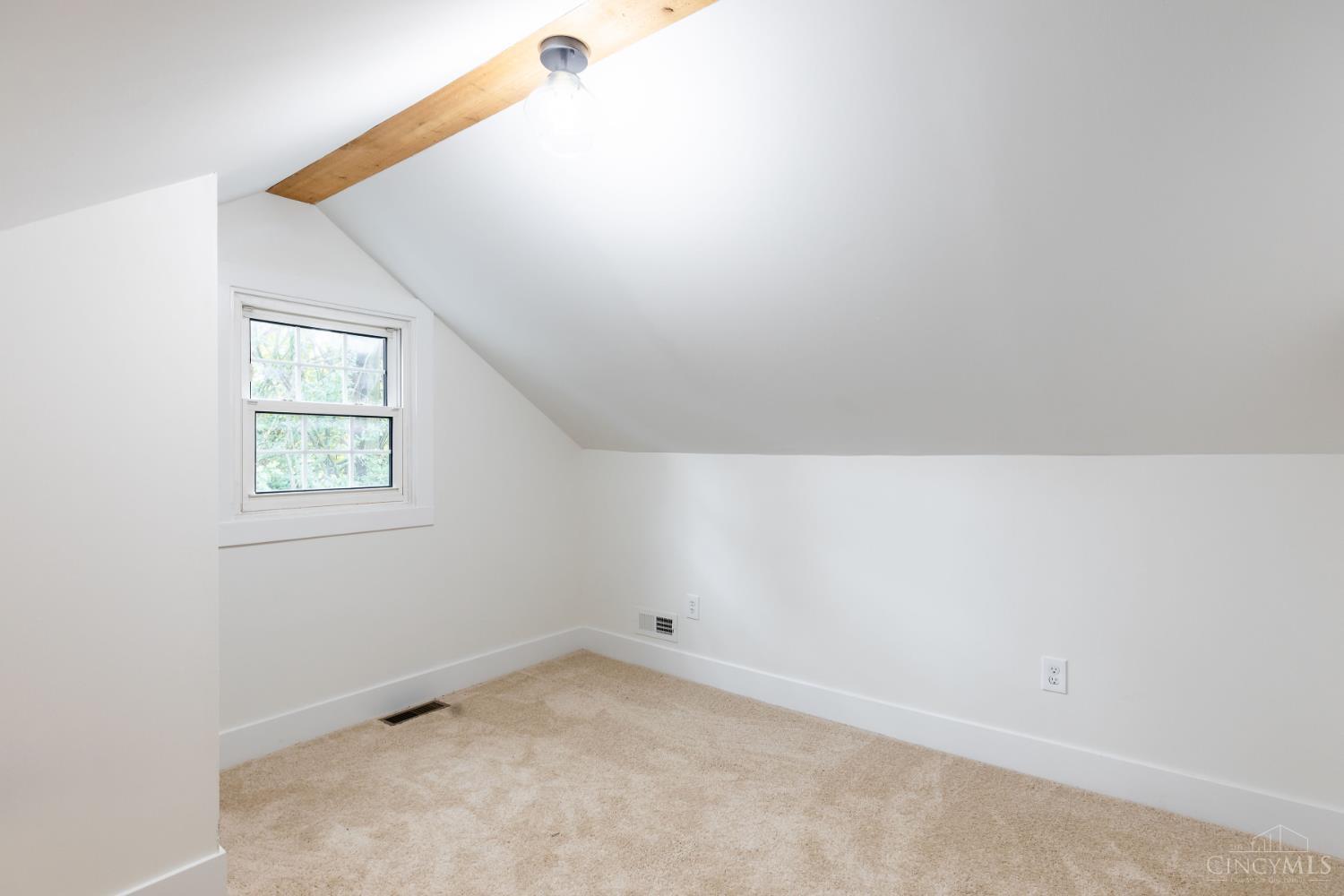 10443 Burlington Road Cincinnati, OH 45231 - Photo 21 of 31