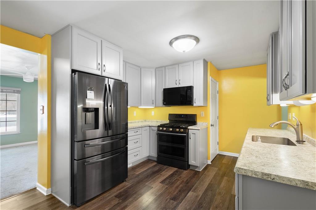 362 Church Road Bethel Park, PA 15102 - Photo 7 of 37