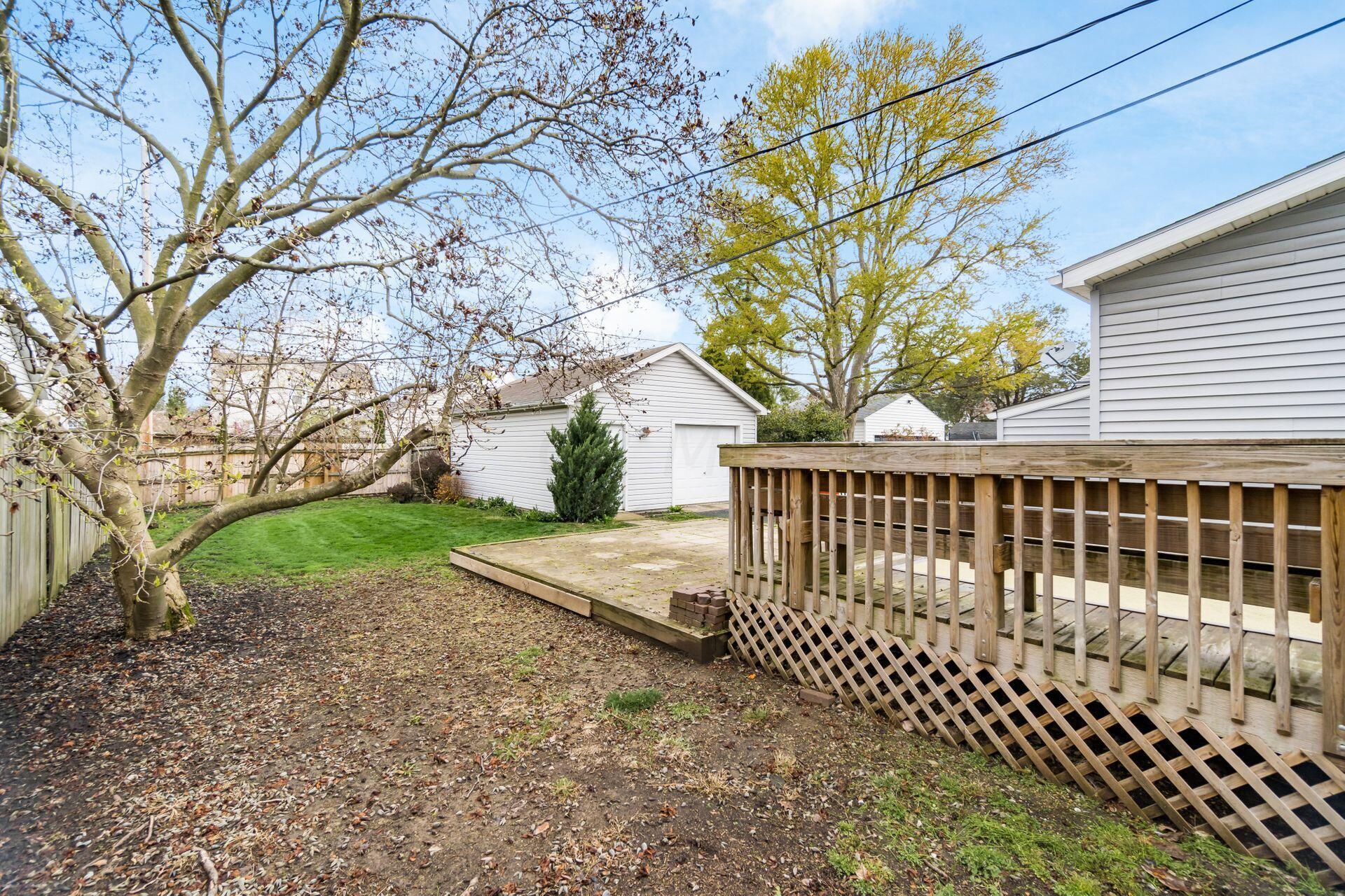 185 North Cassingham Road Bexley, OH 43209 - Photo 51 of 55 Backyard