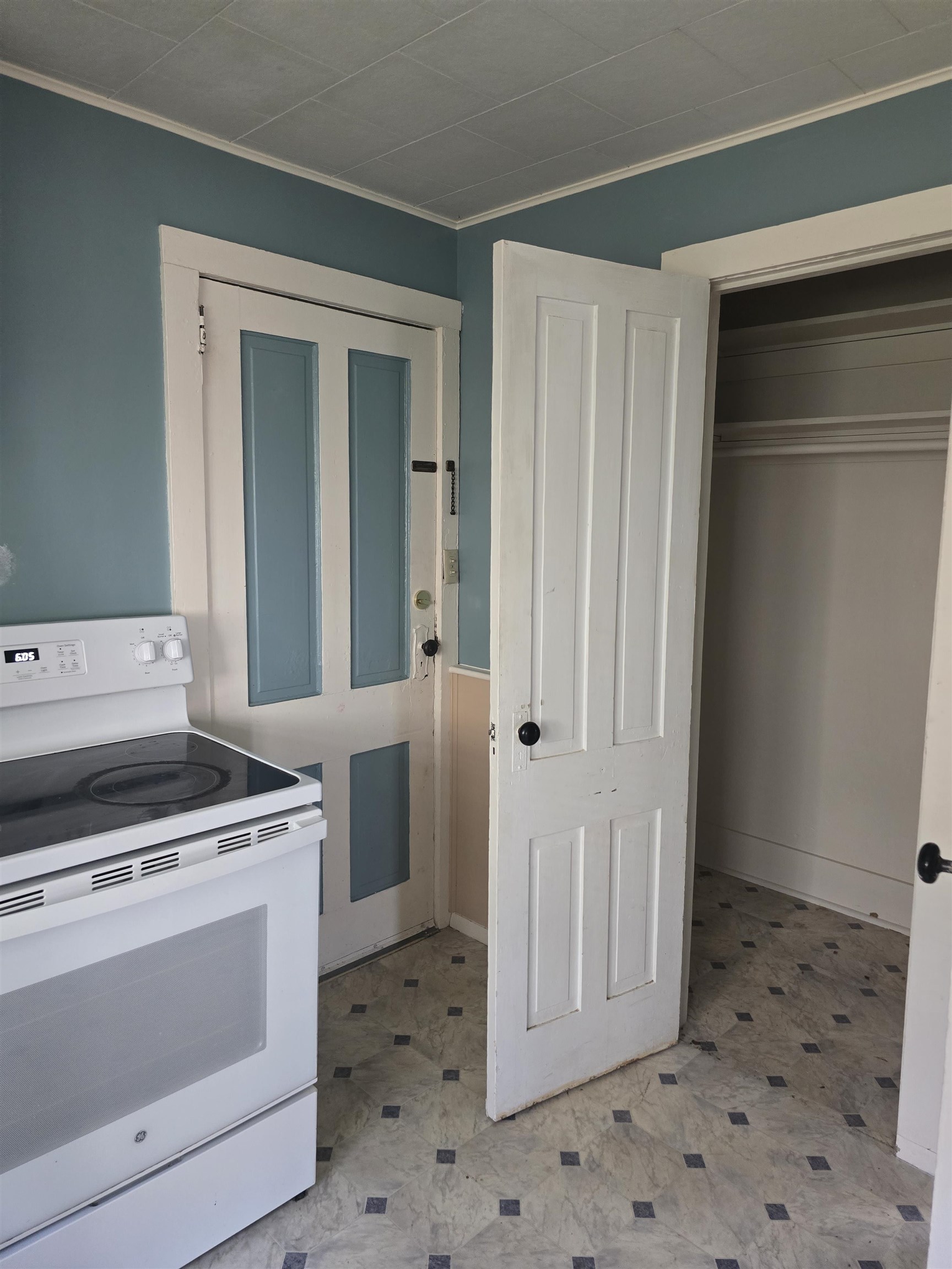 335 South Adams Street Lancaster, WI 53813 - Photo 13 of 25