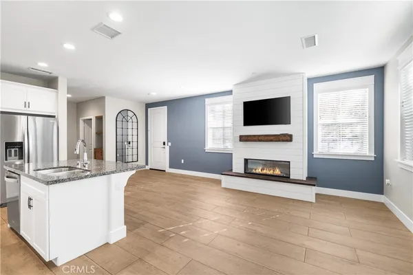 $715,000 | 28661 Jardineras Drive, Valencia, CA 91354