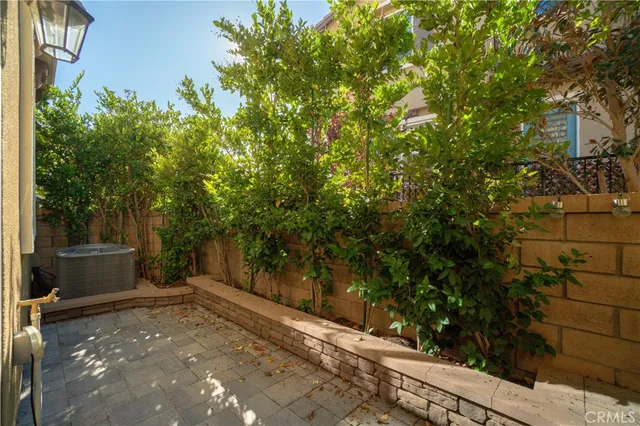 $715,000 | 28661 Jardineras Drive, Valencia, CA 91354