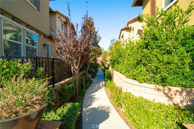 $715,000 | 28661 Jardineras Drive, Valencia, CA 91354