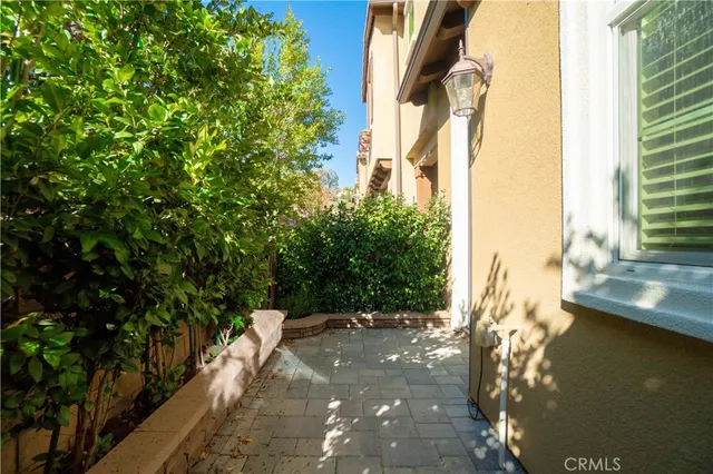 $715,000 | 28661 Jardineras Drive, Valencia, CA 91354