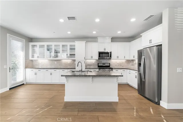 $715,000 | 28661 Jardineras Drive, Valencia, CA 91354