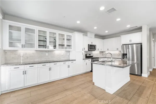 $715,000 | 28661 Jardineras Drive, Valencia, CA 91354