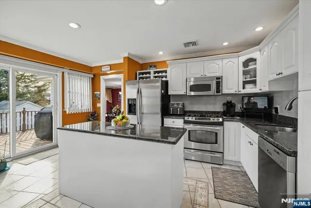 $575,000 | 398 Central Avenue, Hawthorne, NJ 07506