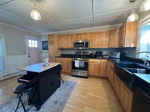 68 Park Street Belfast, ME 04915 - Photo 11 of 81 kitchen