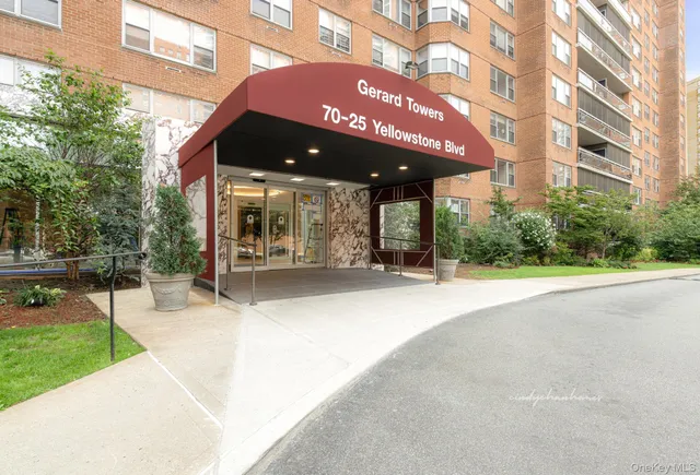$499,000 | 70-25 Yellowstone Boulevard, Unit 4D | Forest Hills