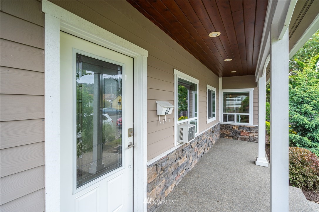 67 Southwest Cascade Avenue Chehalis, WA 98532 - Photo 3 of 24 Gallery Image 3