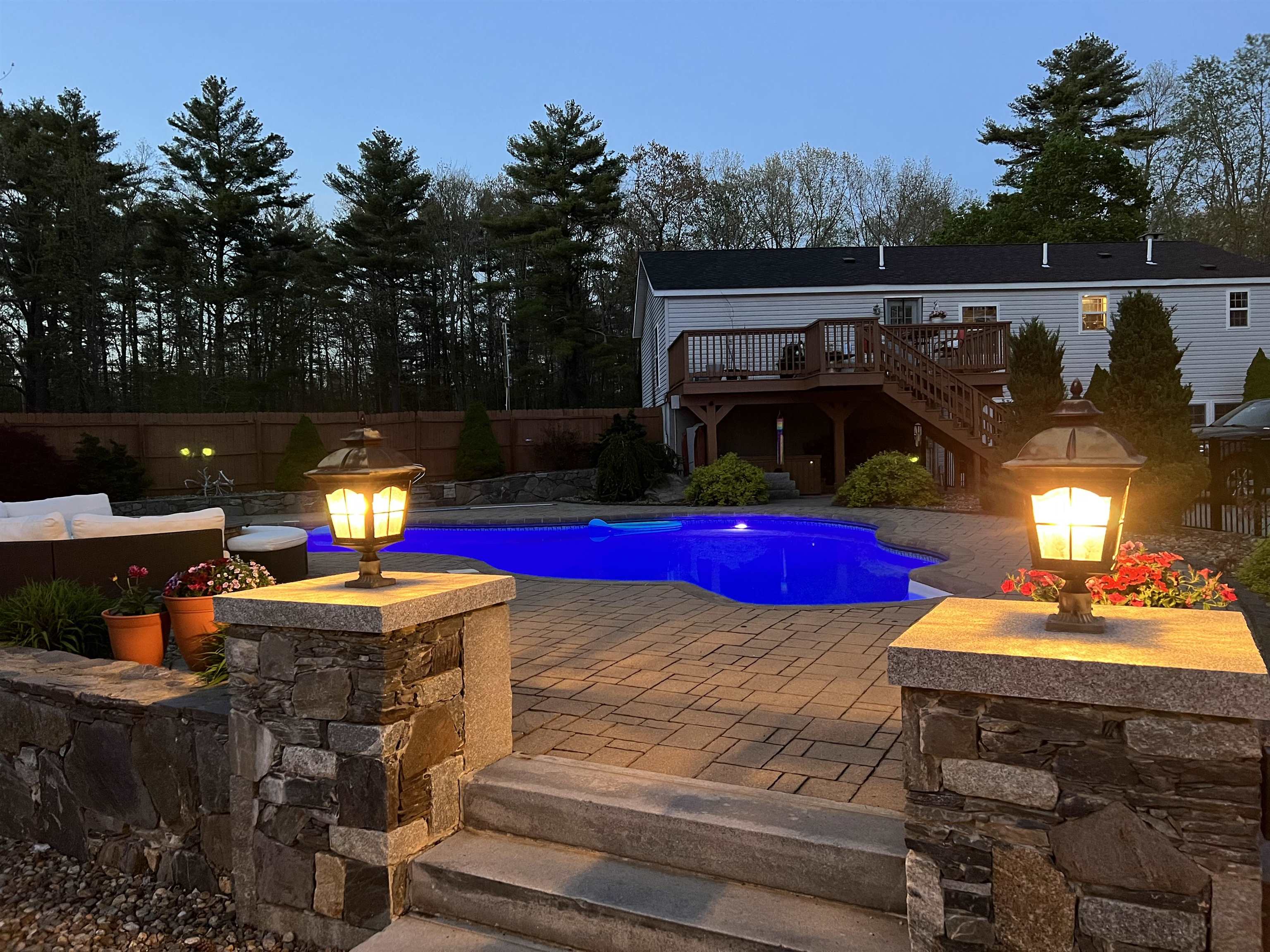 40 Longhill Road Raymond, NH 03077 - Photo 2 of 38