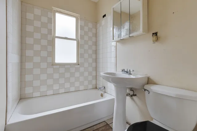 $79,000 | 14955 Riverside Drive, South Holland, IL 60473