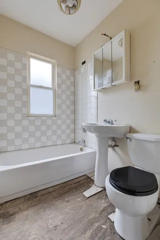 $79,000 | 14955 Riverside Drive, South Holland, IL 60473