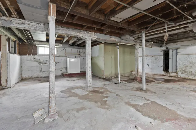 $79,000 | 14955 Riverside Drive, South Holland, IL 60473