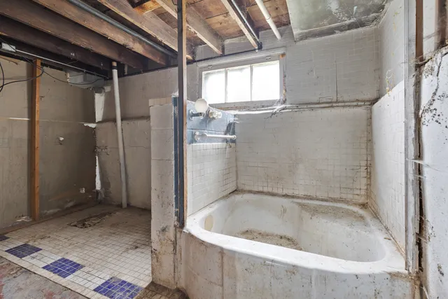 $79,000 | 14955 Riverside Drive, South Holland, IL 60473