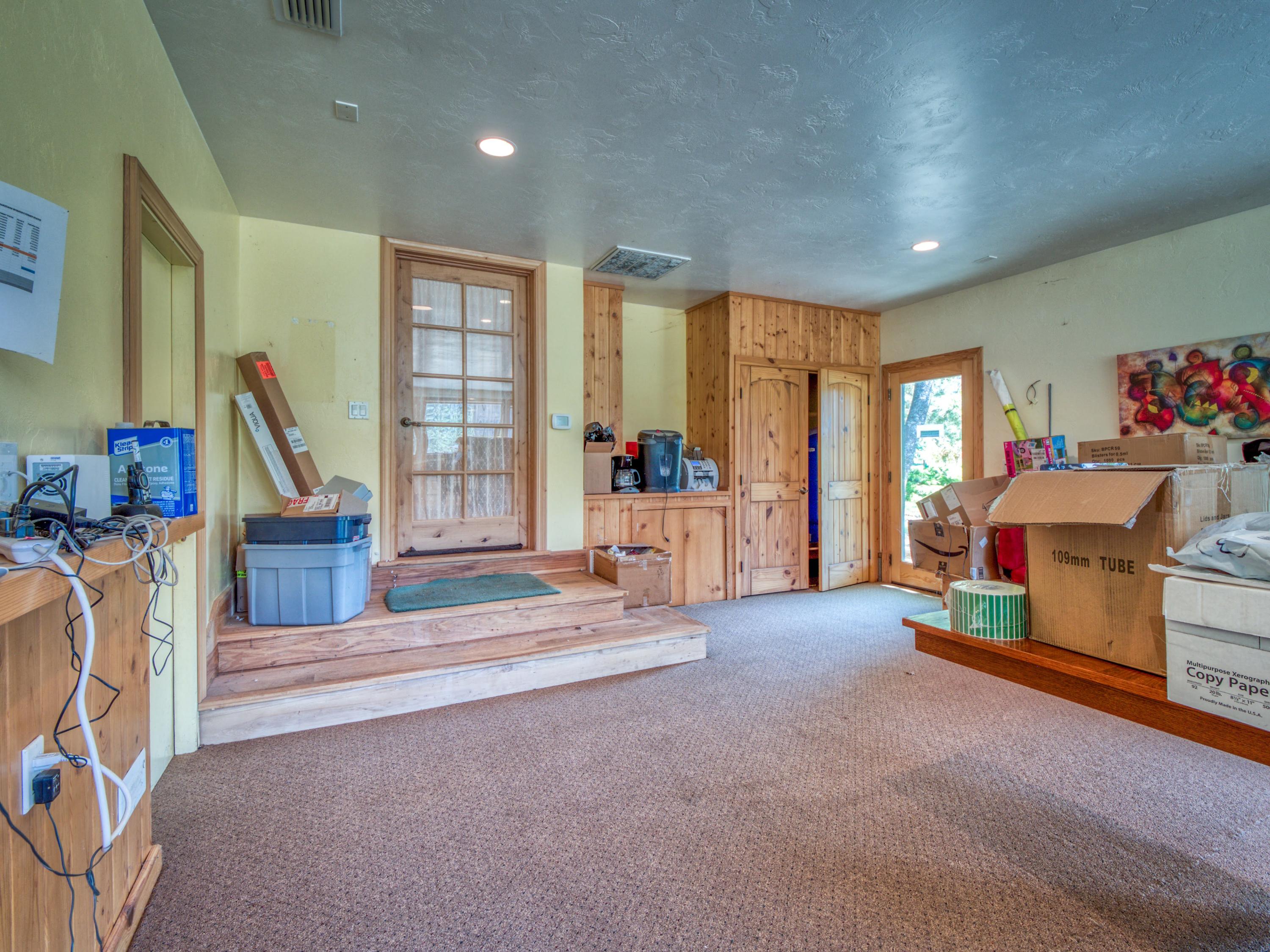 17777 North Applegate Road Grants Pass, OR 97527 - Photo 33 of 104 Office 1a