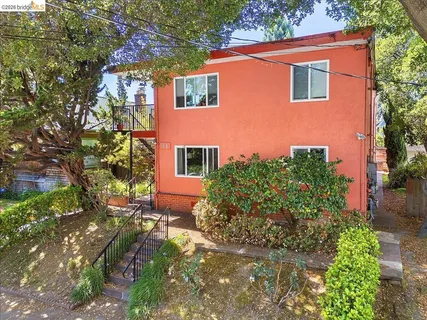 $1,625,000 | 31 Croxton Avenue, Oakland, CA 94611