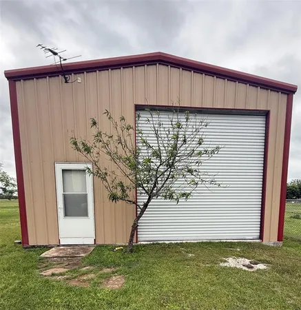 $425,000 | 202 Castle Ridge, Red Oak, TX 75154