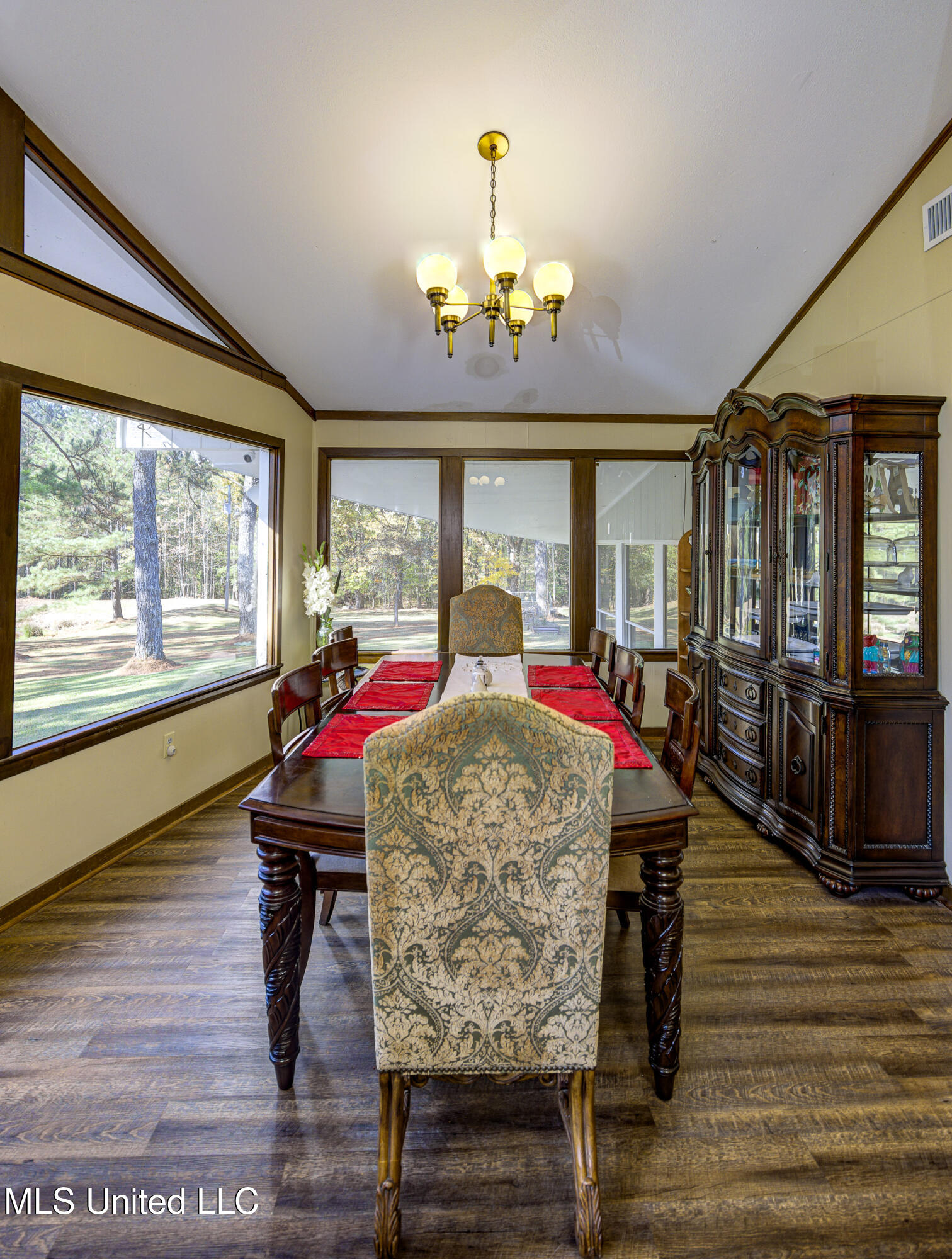 704 Brenmar Street Brandon, MS 39042 - Photo 11 of 49 Dining Room 1-2