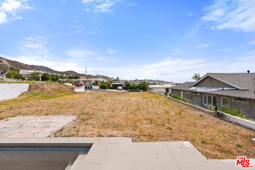 3709 Castlerock Road Malibu, CA 90265 - Photo 10 of 17 Gallery Image 10