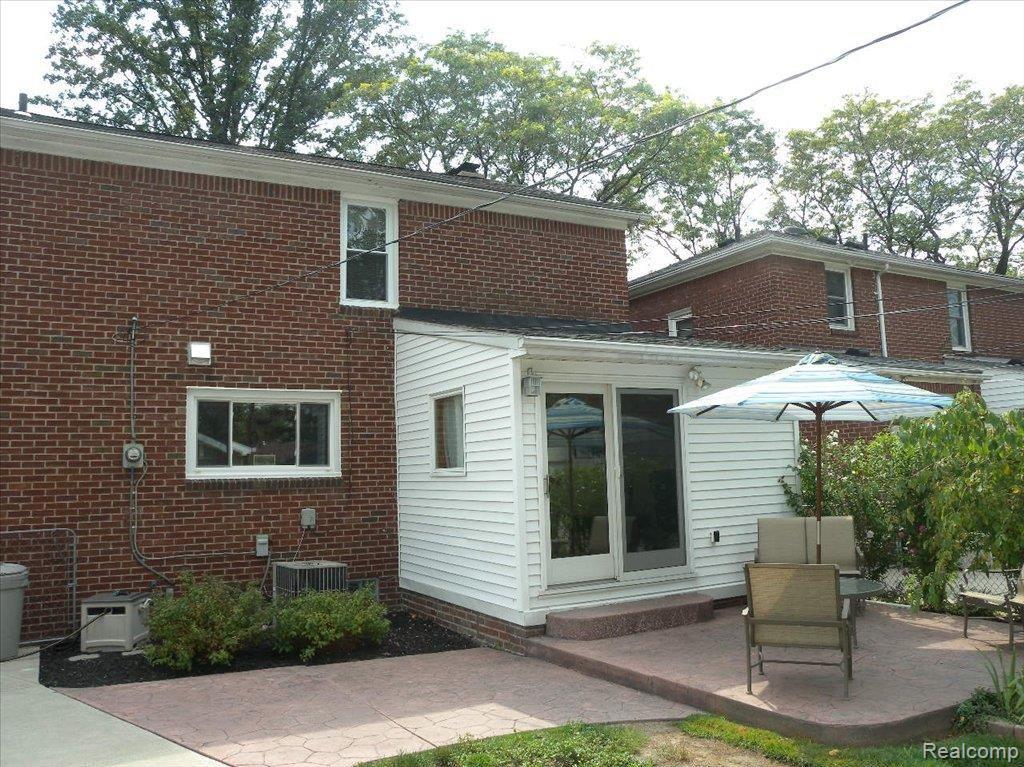 1982 Littlestone Road Grosse Pointe, MI 48236 - Photo 24 of 25 Raised Patio