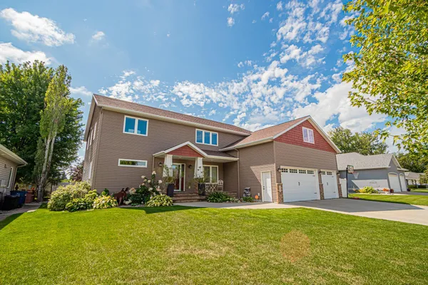 $649,900 | 965 18th Ave Circle North, Moorhead, MN 56560