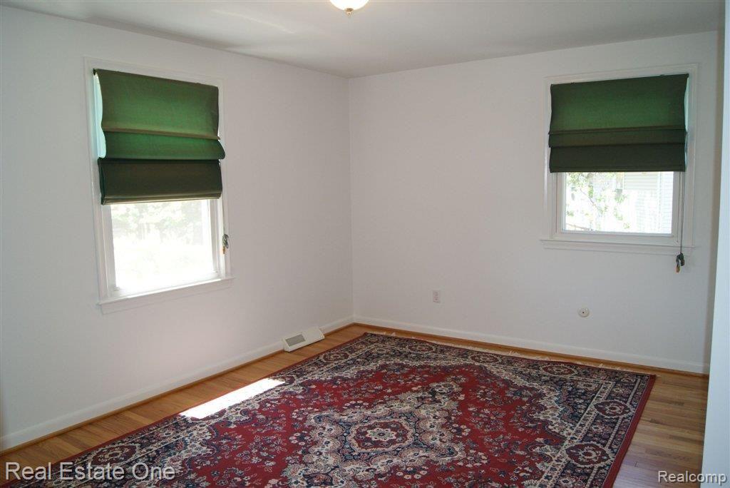 32331 Baintree Road Farmington, MI 48334 - Photo 15 of 25 Bedroom 3