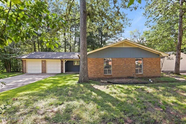 $260,000 | 104 Holly Trail, Brandon, MS 39047