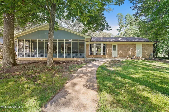 $260,000 | 104 Holly Trail, Brandon, MS 39047