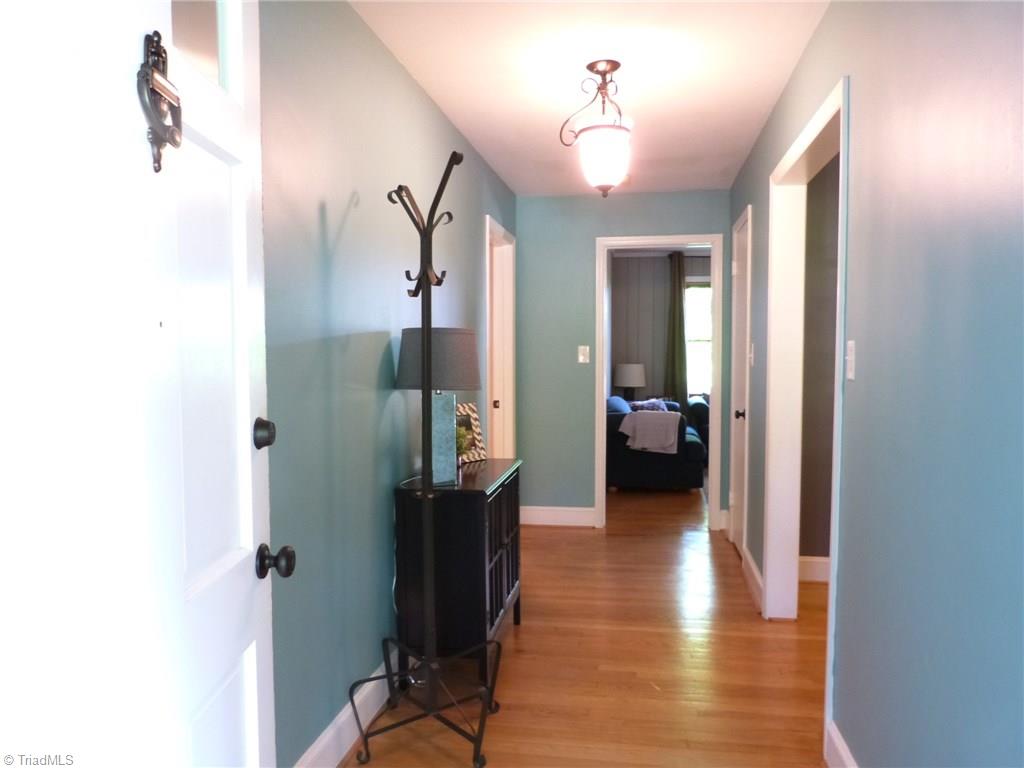 620 Chester Road Winston-Salem, NC 27104 - Photo 3 of 30 Gallery Image 3