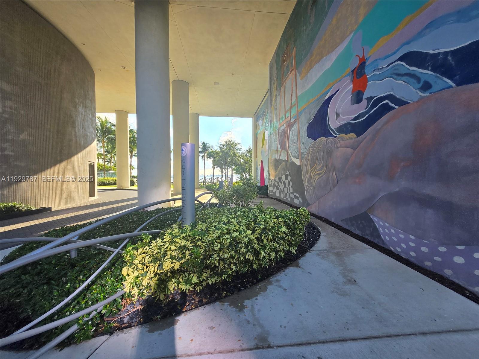 460 Northeast 28th Street, Unit 2407 Miami, FL 33137 - Photo 45 of 50 a view of a back yard of the house