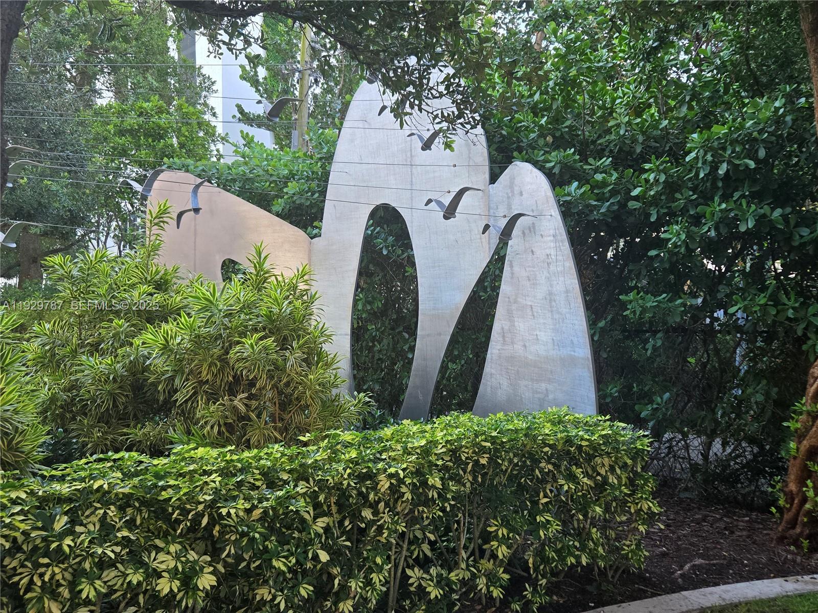 460 Northeast 28th Street, Unit 2407 Miami, FL 33137 - Photo 47 of 50 a aerial view of a yard