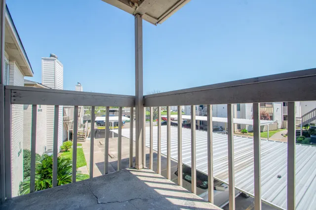 $130,000 | 3919 Fairmont Parkway, Unit 238, Pasadena, TX 77504
