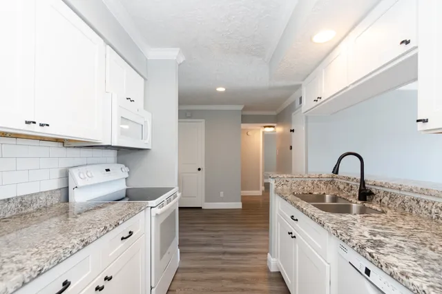 $130,000 | 3919 Fairmont Parkway, Unit 238, Pasadena, TX 77504