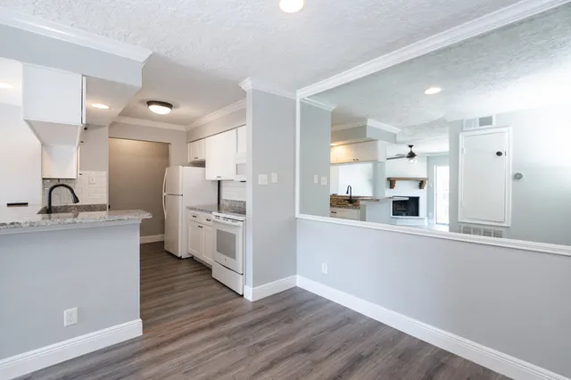 $130,000 | 3919 Fairmont Parkway, Unit 238, Pasadena, TX 77504